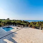 Amazing In Vakantiehuis Vela Luka