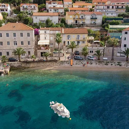 Amazing In * Vela Luka